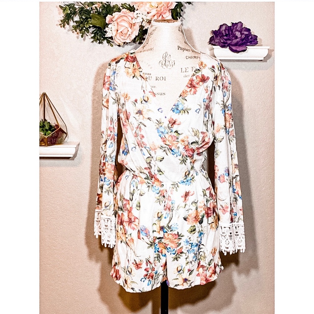 SALE Sweet Floral Romper Lace Sleeves